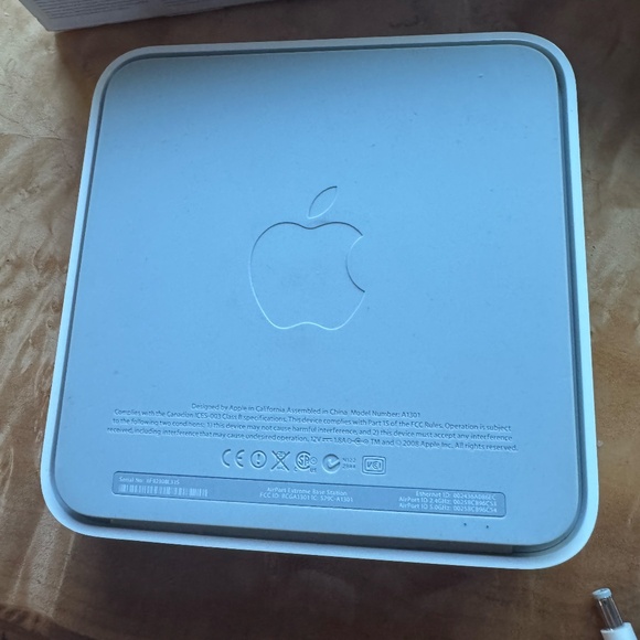Apple Airport Extreme Wifi Extender - Picture 4 of 7